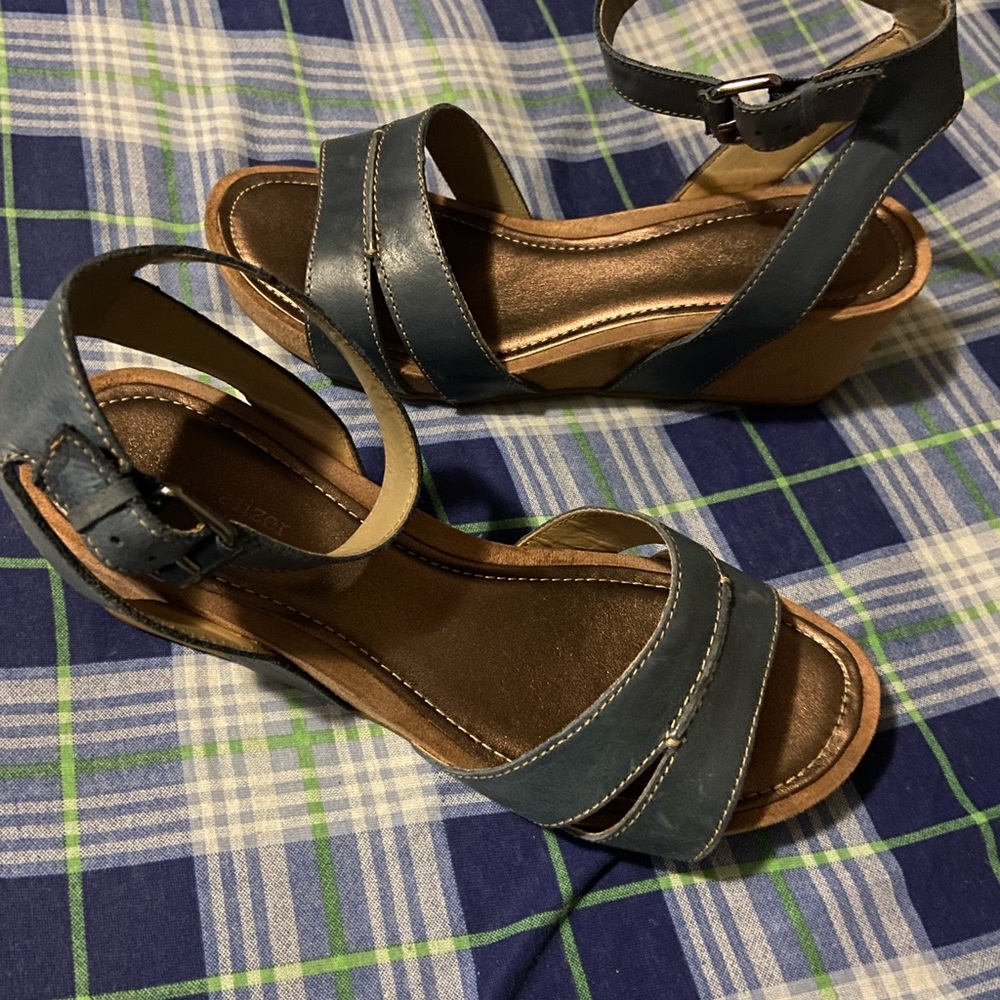 Wedge Sandles!!